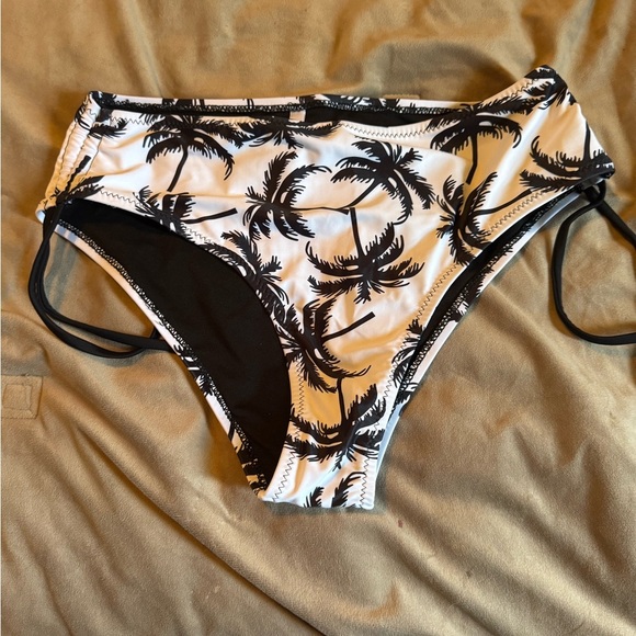 NWOT Black and White Palm Tree Bikini Bottom - Picture 1 of 3